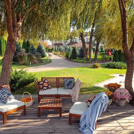 Otte Hotel Мирхород Екстериор снимка