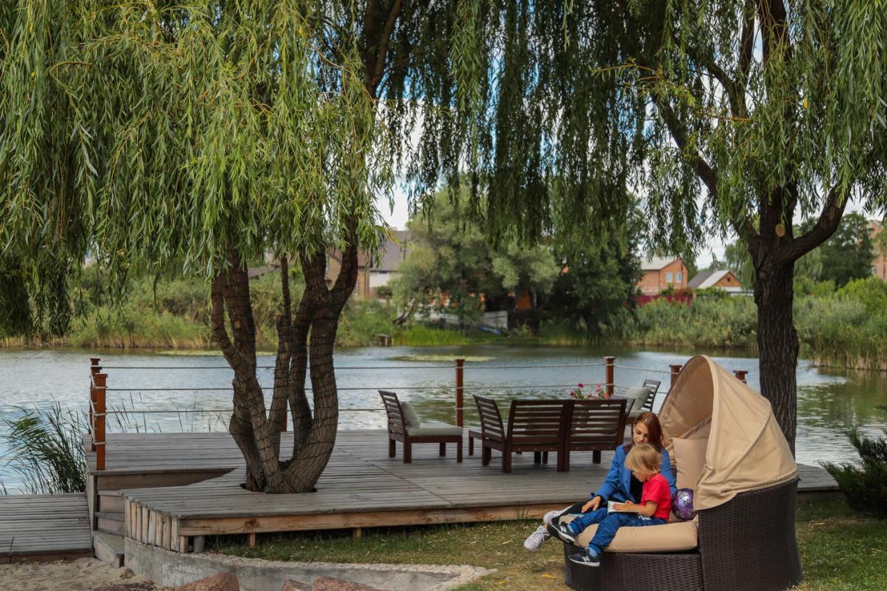 Otte Hotel Мирхород Екстериор снимка