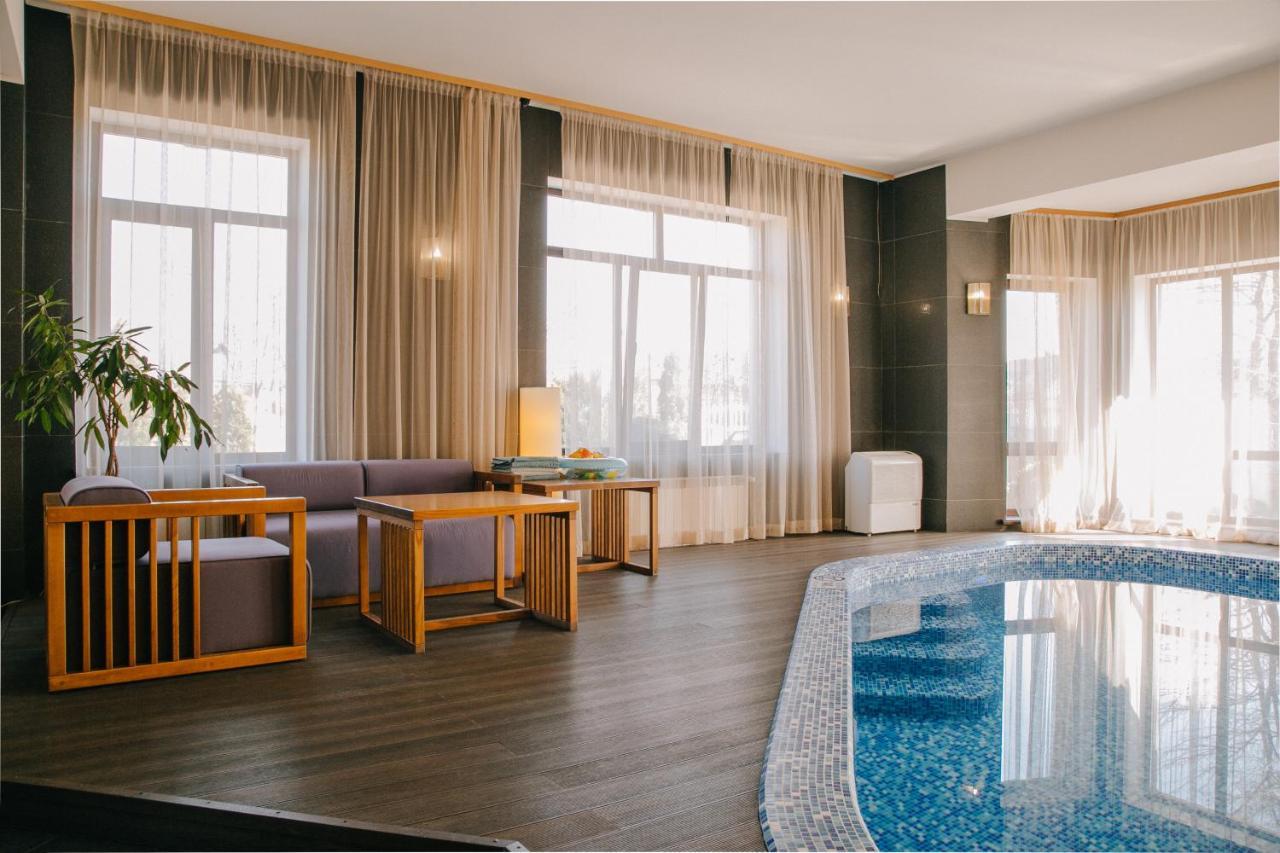 Otte Hotel Мирхород Екстериор снимка