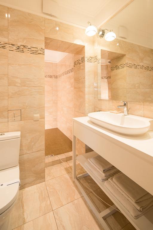Otte Hotel Мирхород Екстериор снимка