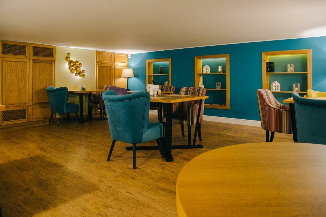 Otte Hotel Мирхород Екстериор снимка